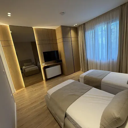 Luxury Pool Paskuqan - Lakeside 别墅 *