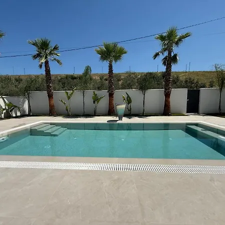 Luxury Pool Paskuqan - Lakeside וילה טיראנה