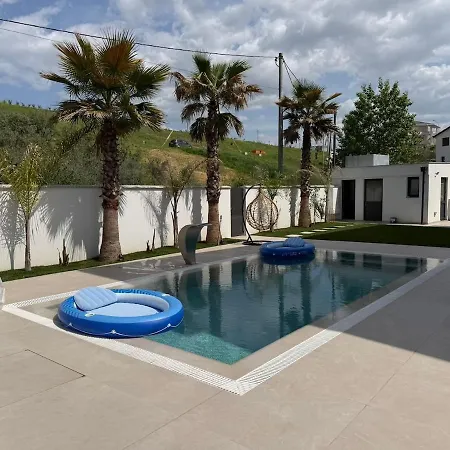 וילה Luxury Pool Paskuqan - Lakeside טיראנה