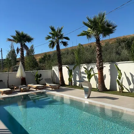 וילה Luxury Pool Paskuqan - Lakeside טיראנה