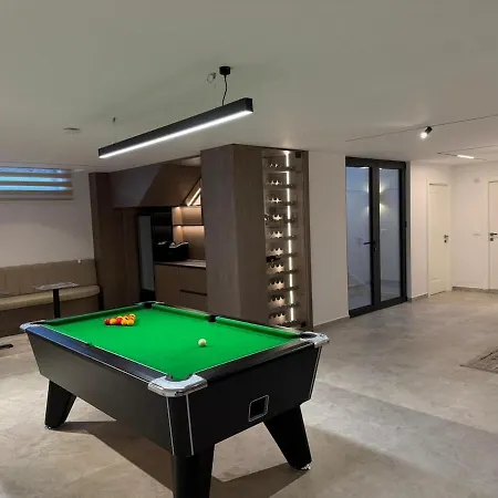 Luxury Pool Paskuqan - Lakeside فيلة