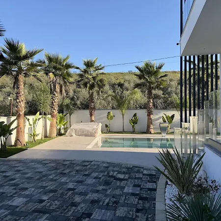 וילה Luxury Pool Paskuqan - Lakeside