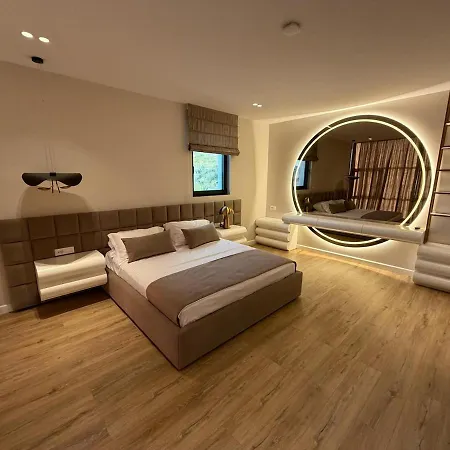 וילה Luxury Pool Paskuqan - Lakeside טיראנה
