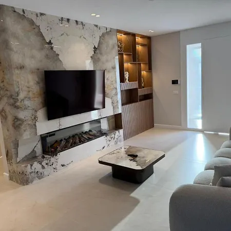 Luxury Pool Paskuqan - Lakeside * טיראנה