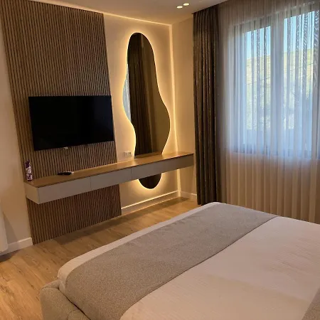 Luxury Pool Paskuqan - Lakeside וילה
