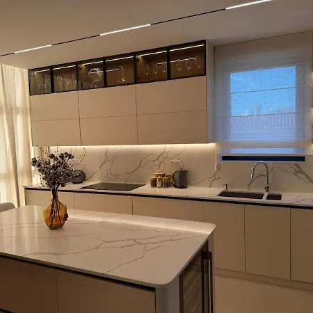 Luxury Pool Paskuqan - Lakeside * טיראנה