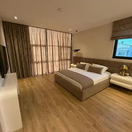 Luxury Pool Paskuqan - Lakeside 别墅 地拉那