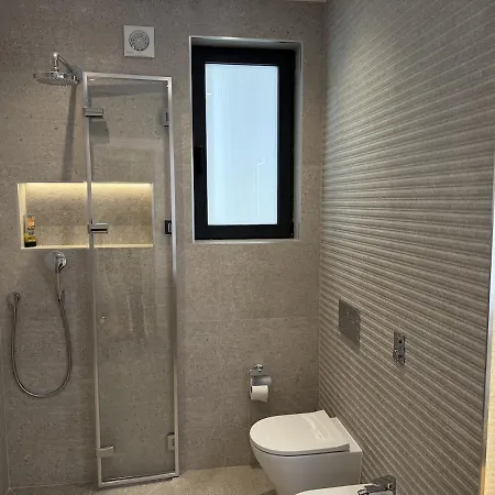 וילה Luxury Pool Paskuqan - Lakeside טיראנה