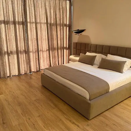 Luxury Pool Paskuqan - Lakeside فيلة تيرانا