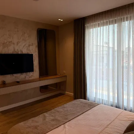 וילה Luxury Pool Paskuqan - Lakeside טיראנה